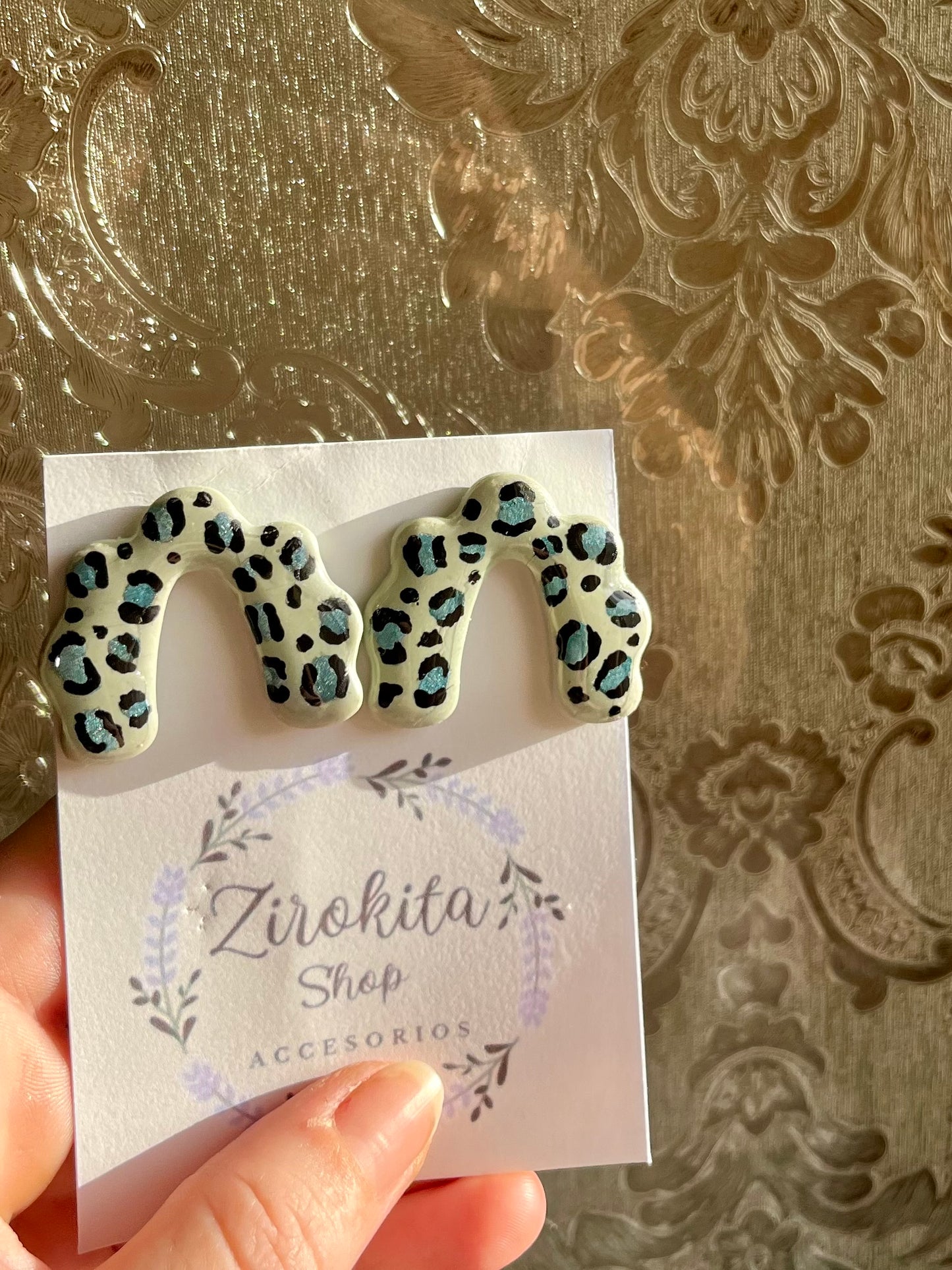 Pendientes animal print arco