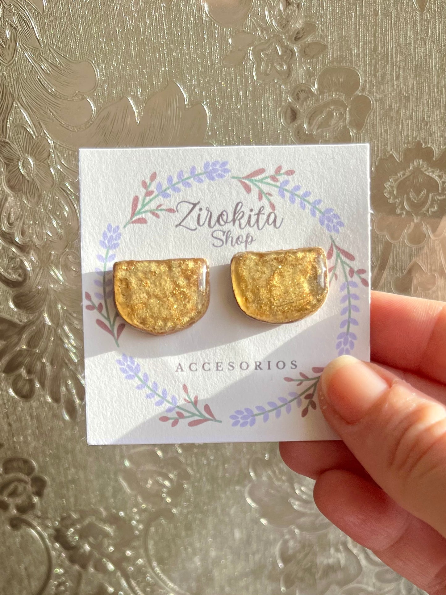 Pendientes brillantes dorados