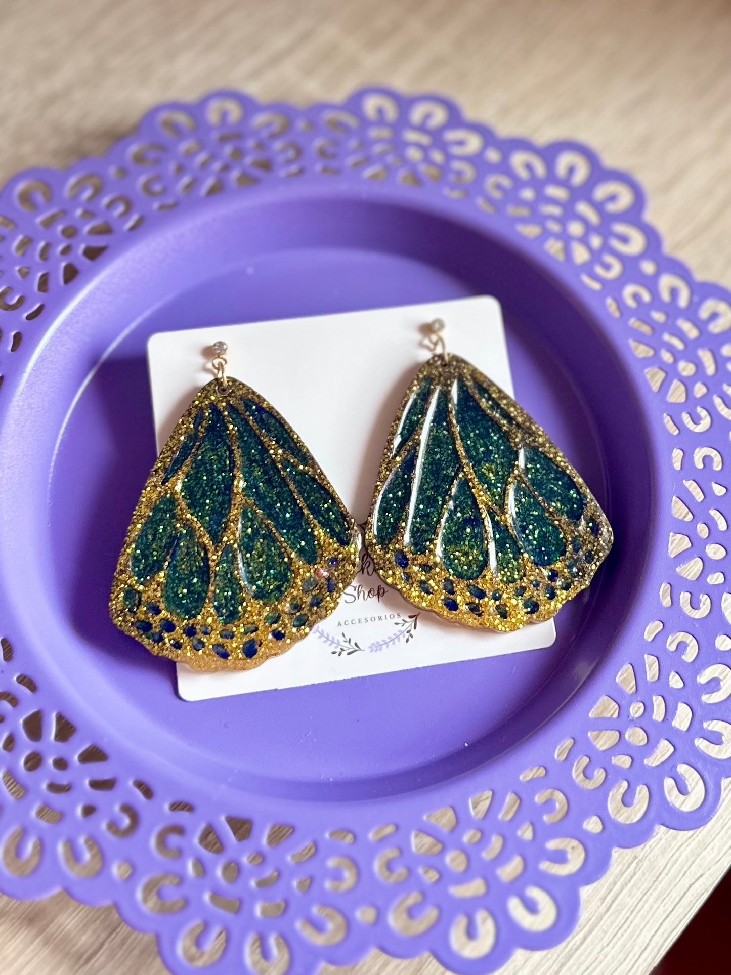 Pendientes de resina alas de mariposa