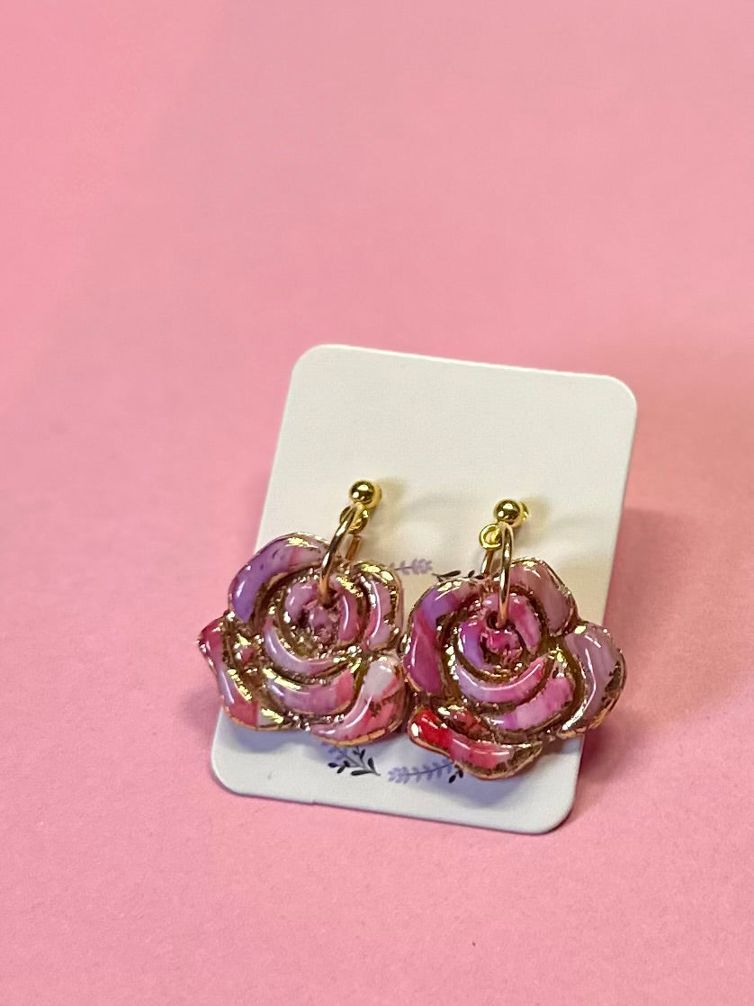 Pendientes de rosas brillantes