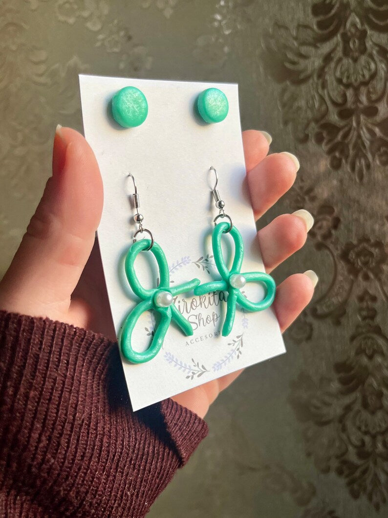 KIT/PACK de pendientes de lazo y pendientes circular pequeños rosa. (copia)