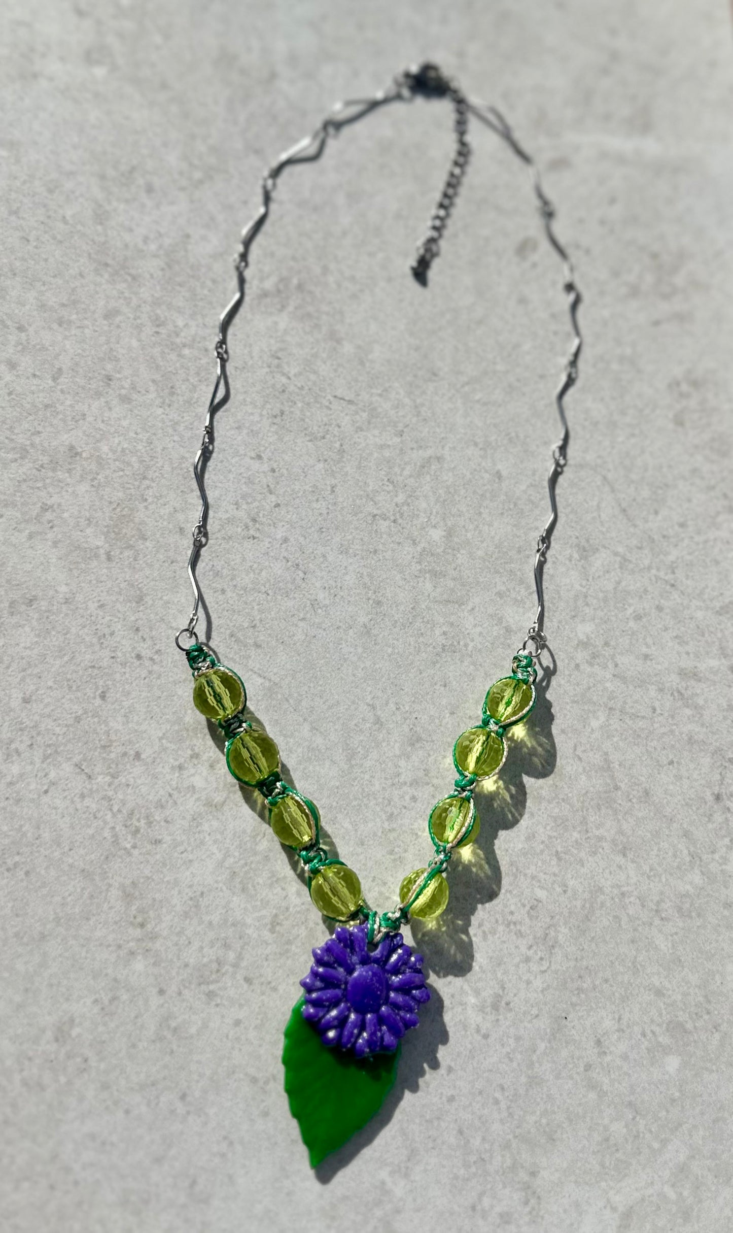 Collar jardín de Ziro modelo lila.