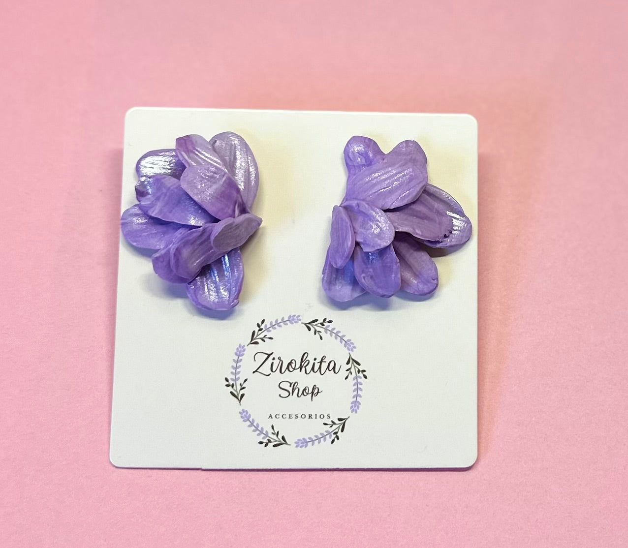 Pendientes de pétalos de flor lila