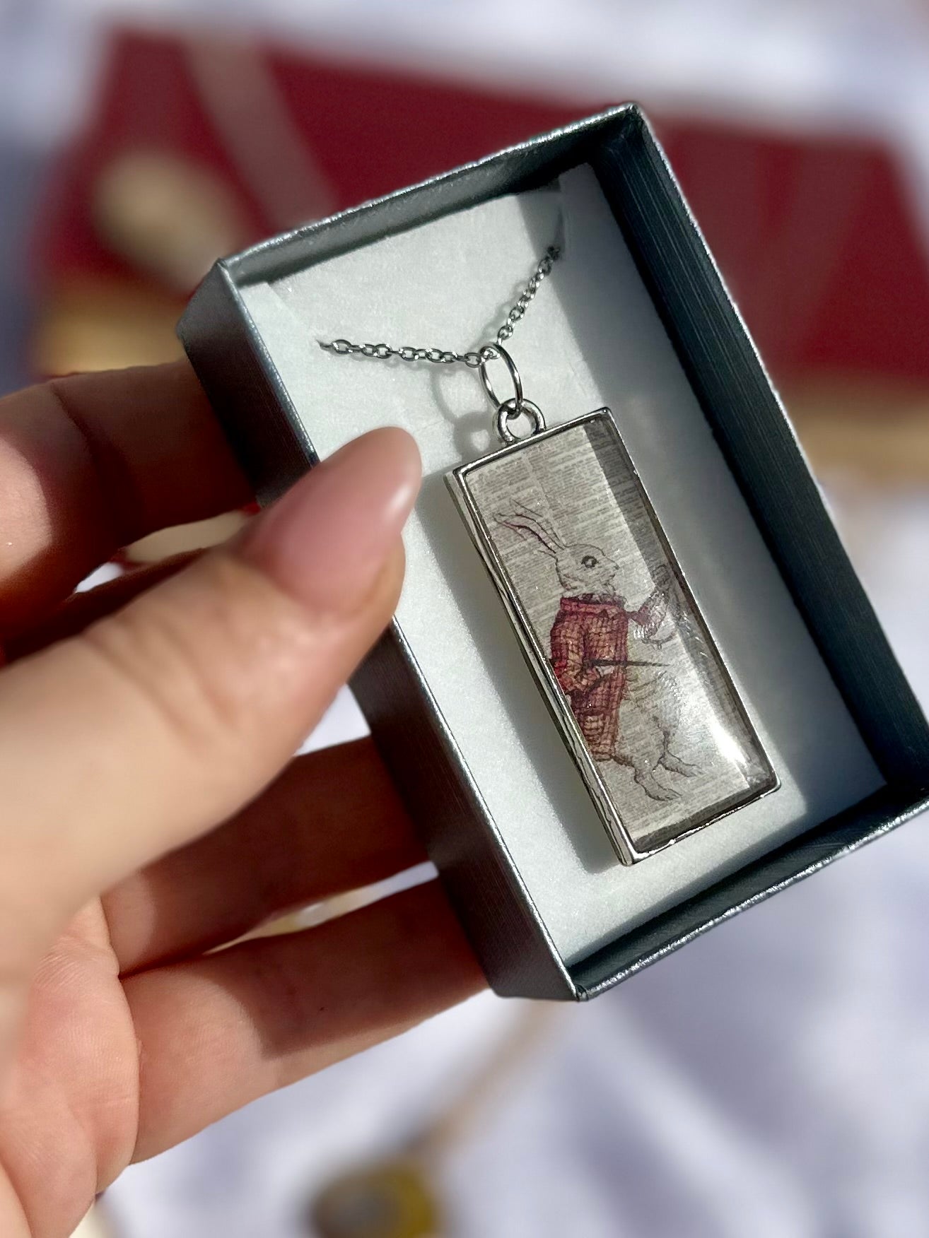 Medallón de la colección cuéntame un cuento “Conejo elegante”