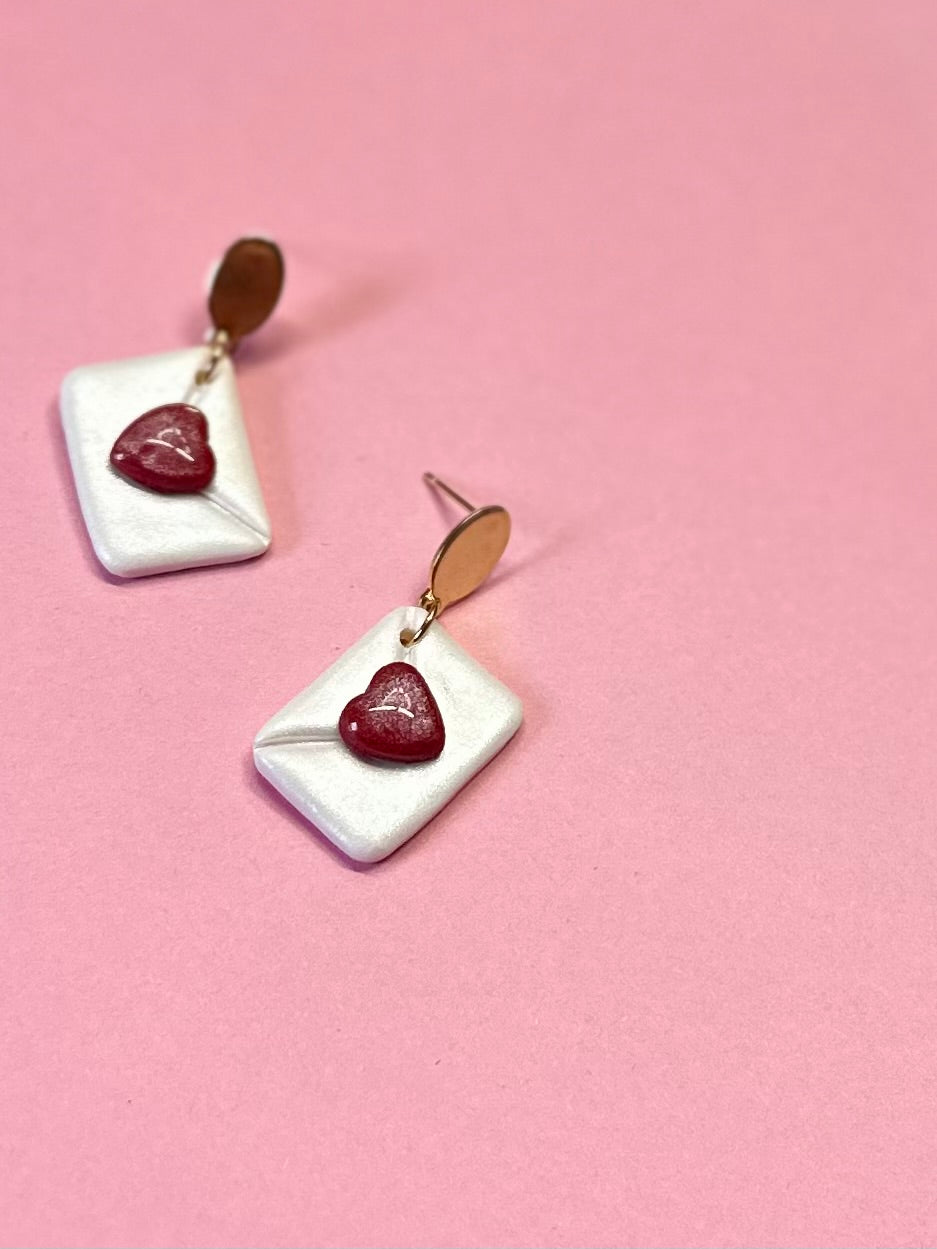 Pendientes sobre de San Valentín