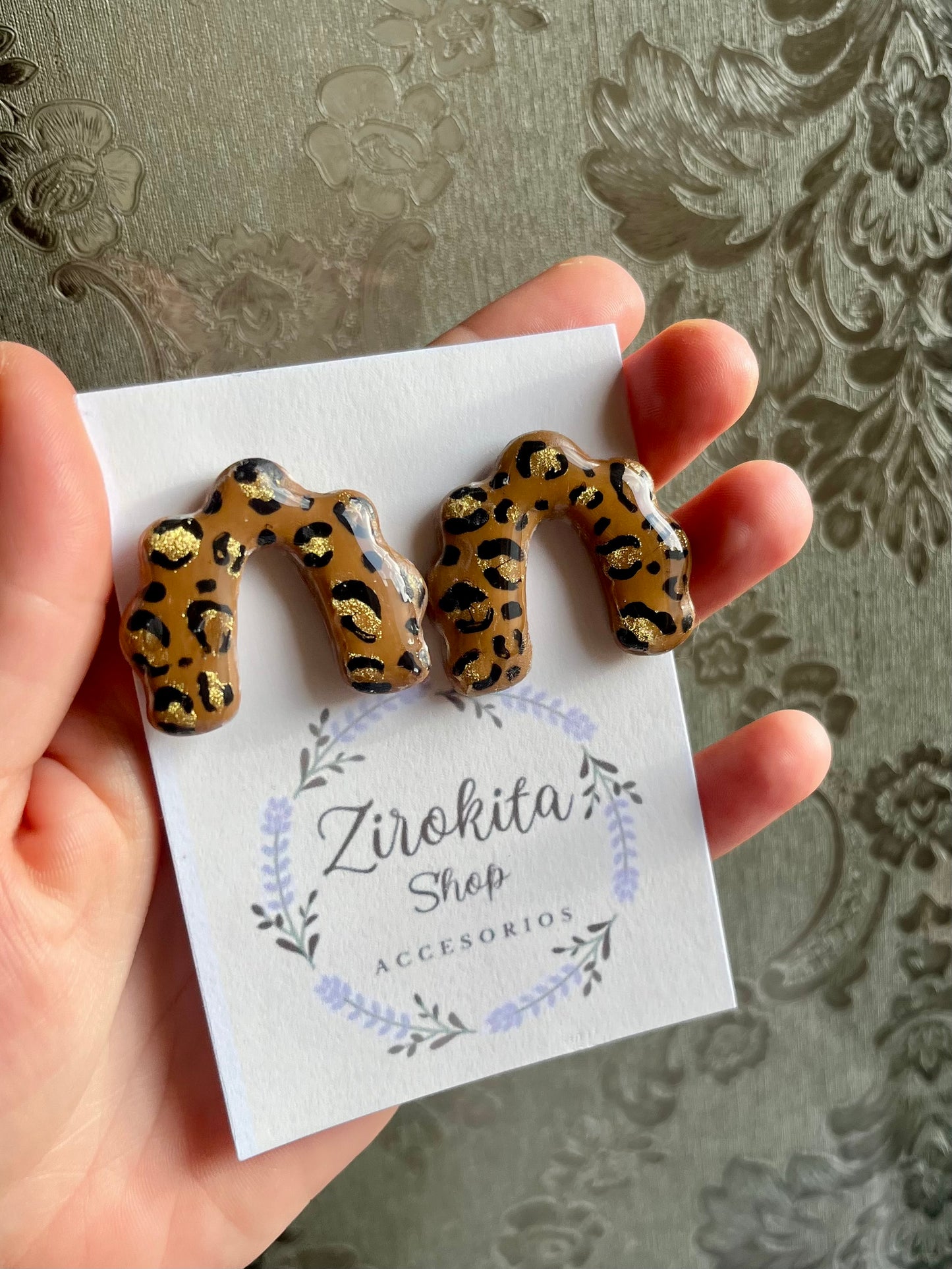 Pendientes animal print arco