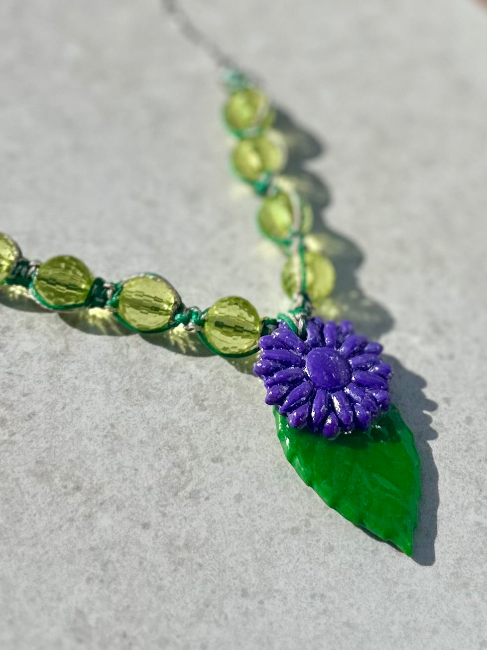 Collar jardín de Ziro modelo lila.