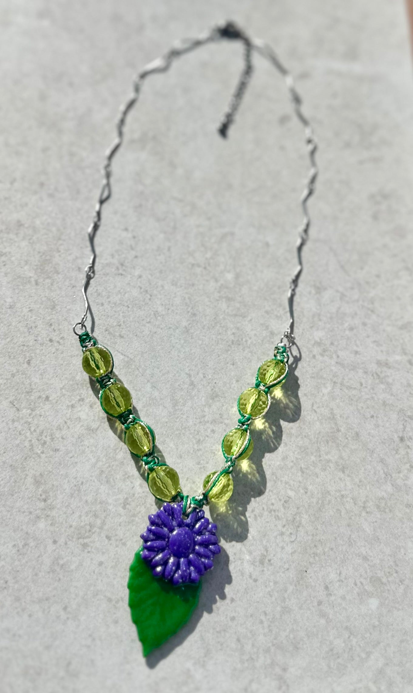 Collar jardín de Ziro modelo lila.