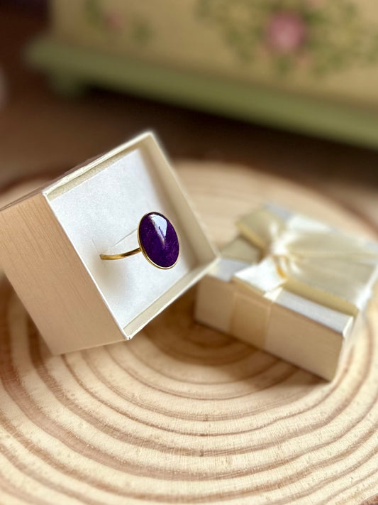 Anillo morado en dorado