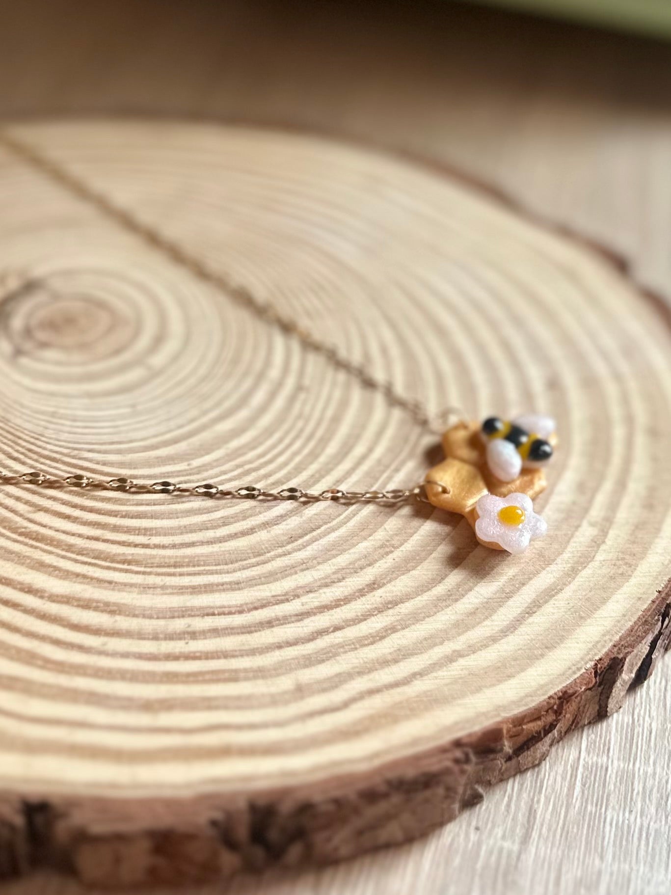 Collar animales de la primavera panel de abeja