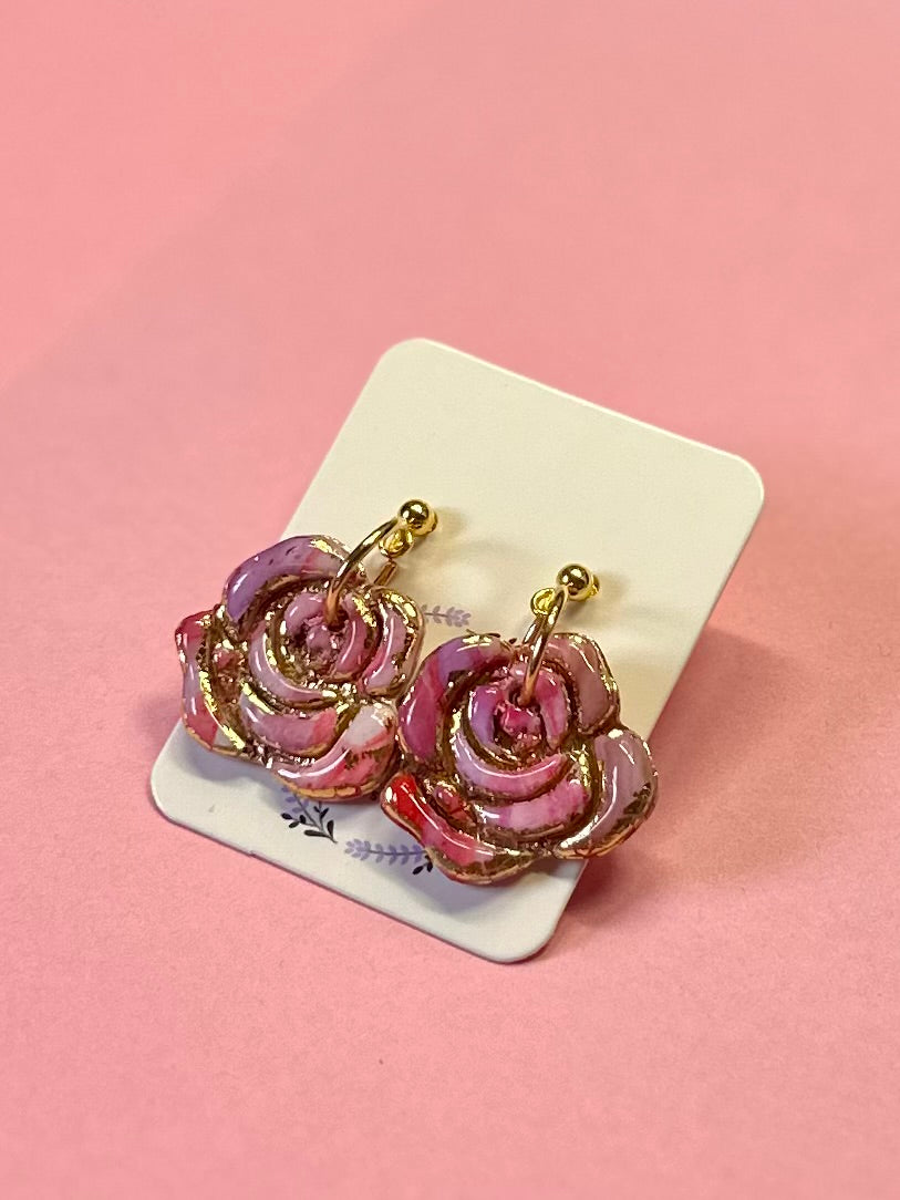 Pendientes de rosas brillantes