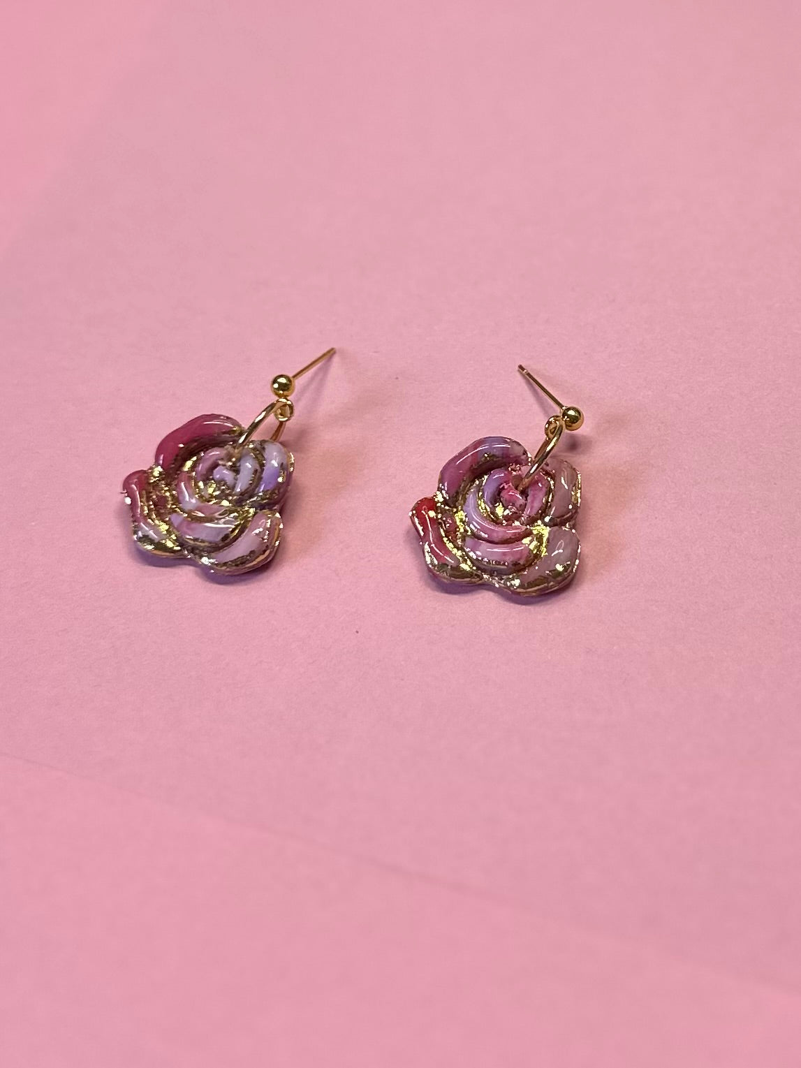 Pendientes de rosas brillantes