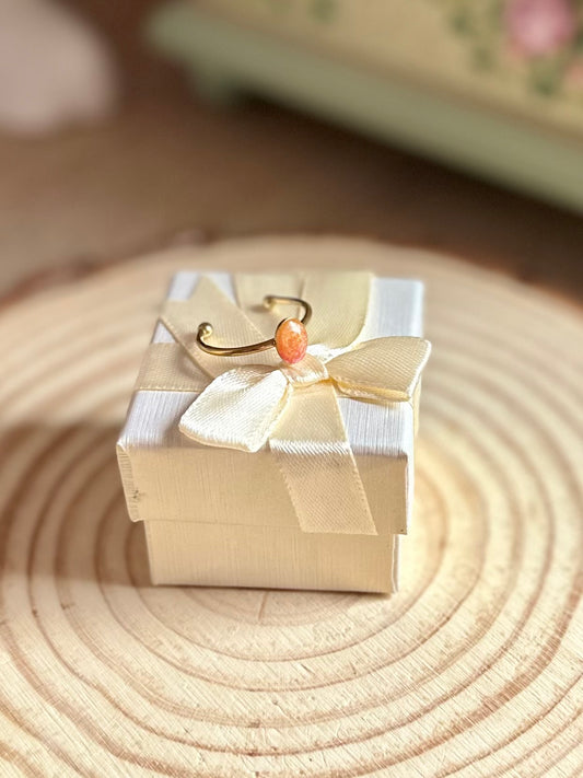 Anillo pequeño naranja y rosa en dorado