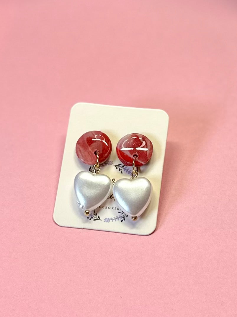 Pendientes rojos y corazón de perla