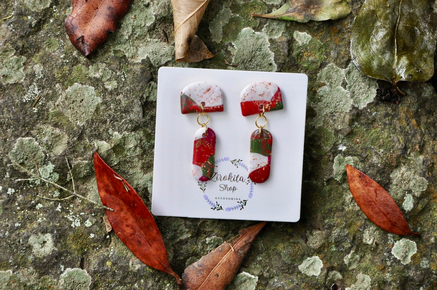 Pendientes geométricos estampados de la colección de otoño