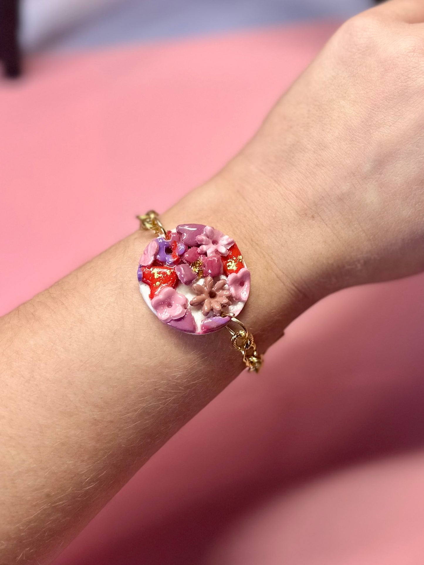Pulsera “CIRCULO DE AMOR” con cadena dorada