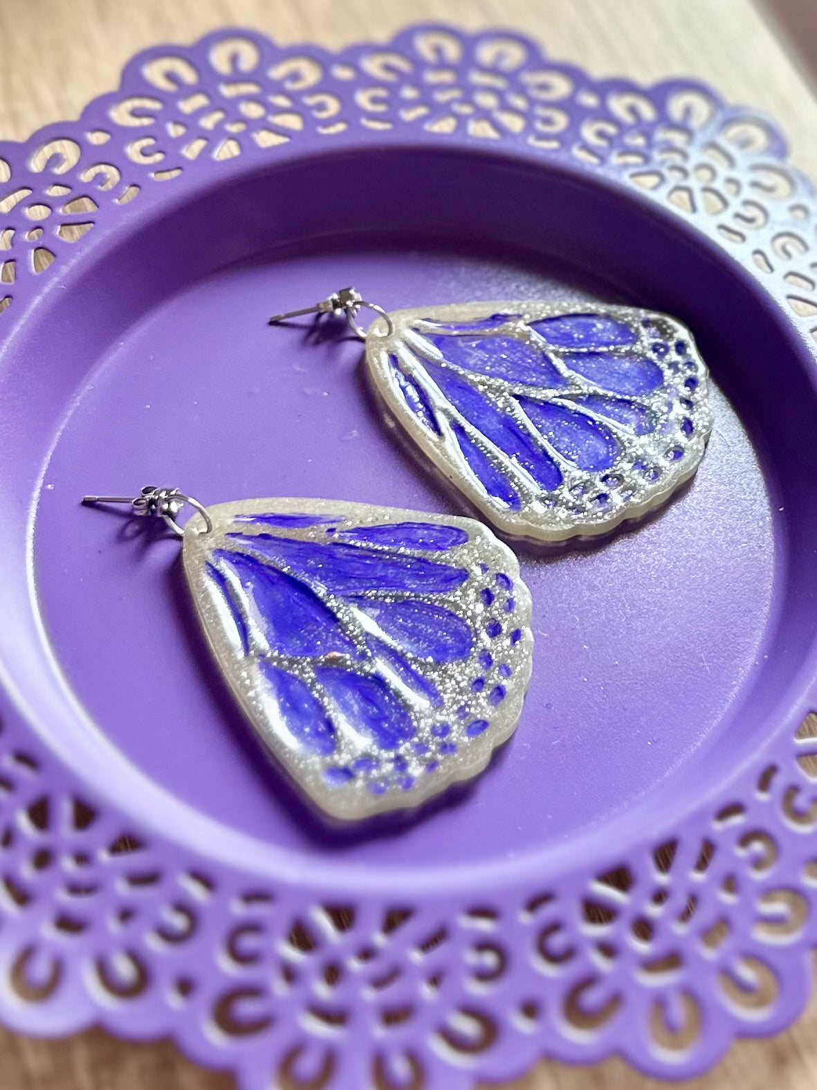 Pendientes de resina alas de mariposa