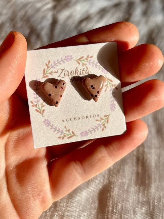 Mini pendientes de corazones con purpurina