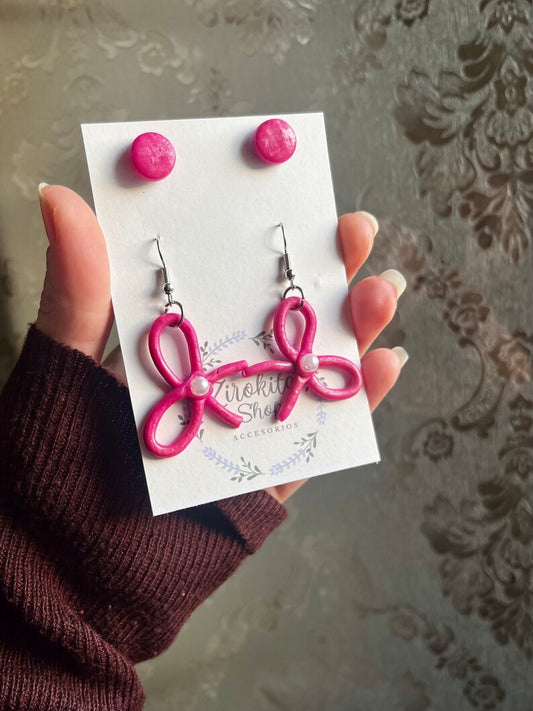 KIT/PACK de pendientes de lazo y pendientes circular pequeños rosa.