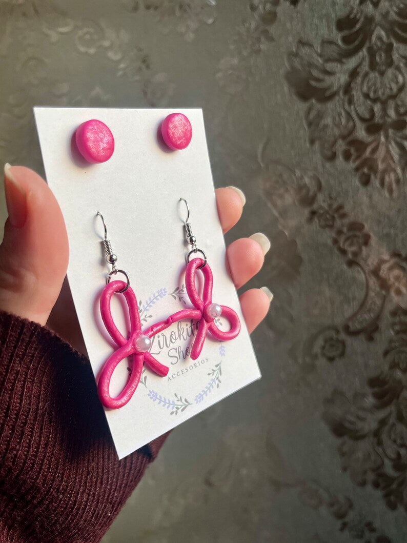 KIT/PACK de pendientes de lazo y pendientes circular pequeños rosa.